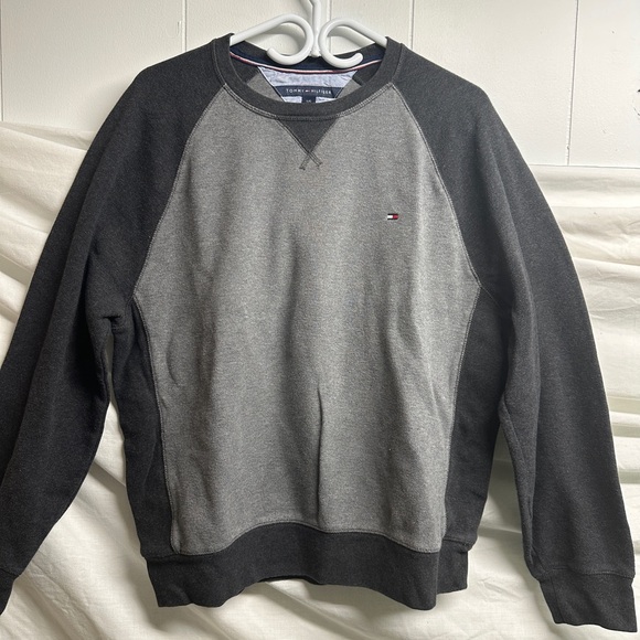 Tommy Hilfiger Men's Charcoal and Black Crewneck Sweater - Picture 1 of 3